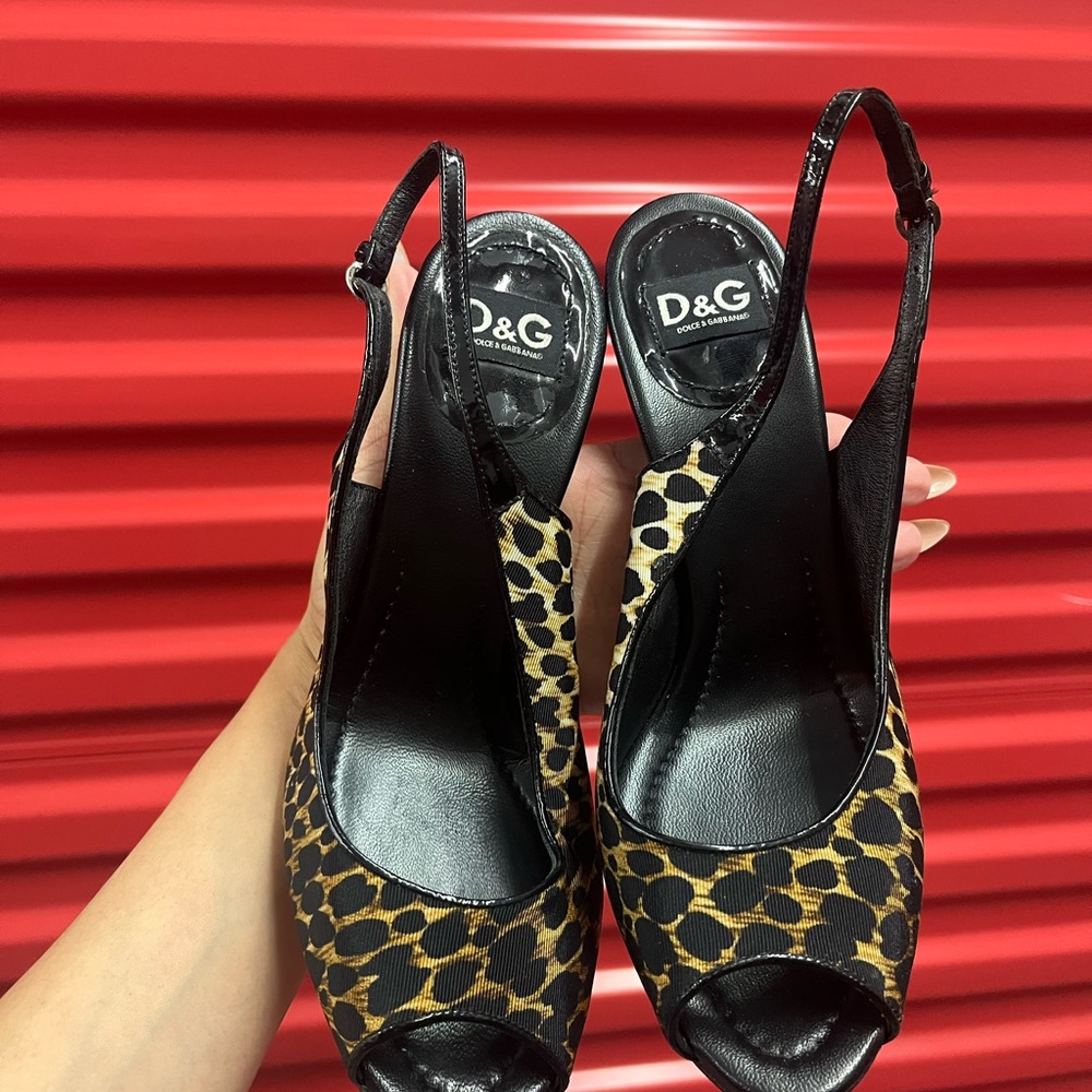 Dolce & Gabanna Black and Brown Leopard Slingback Heels